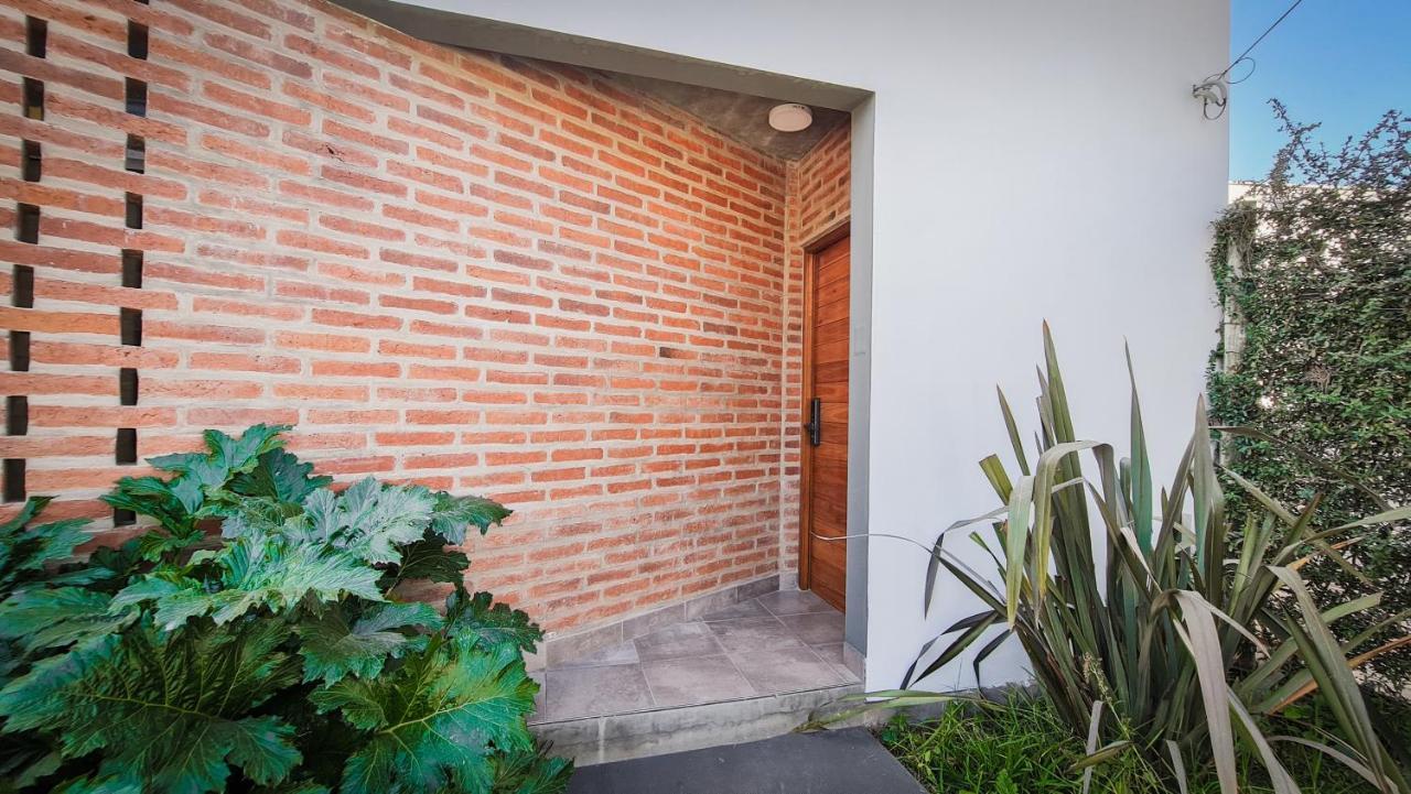 Moderna casa de 2 habitaciones con jardín en barrio privado San Salvador de Jujuy Exterior foto